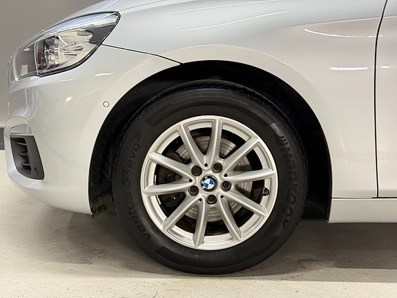 BMW 218 9 of 26