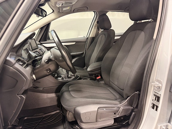BMW 218 11 of 26