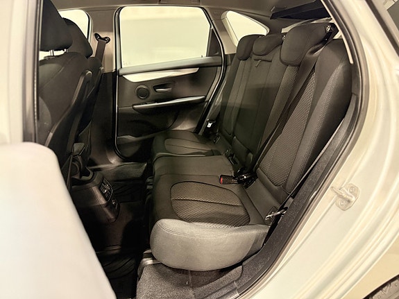 BMW 218 13 of 26