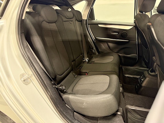 BMW 218 14 of 26