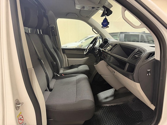 Volkswagen Transporter 10 of 19