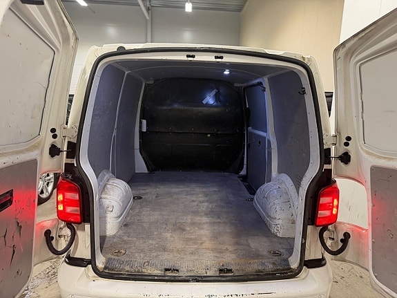 Volkswagen Transporter 9 of 19