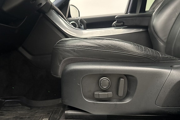 Land Rover Range Rover Sport 13 of 30