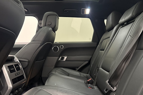 Land Rover Range Rover Sport 15 of 30