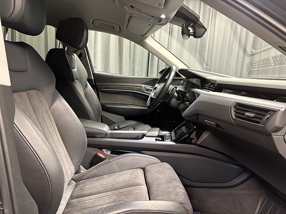Audi e-tron 16 of 24