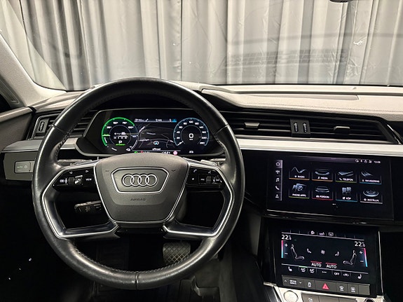 Audi e-tron 19 of 24