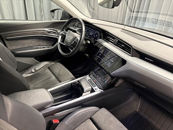 Audi e-tron 15 of 24