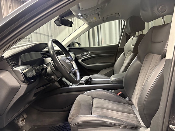 Audi e-tron 12 of 24