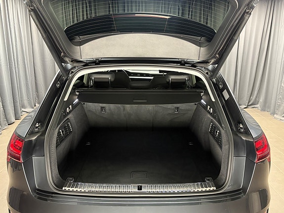 Audi e-tron 10 of 24