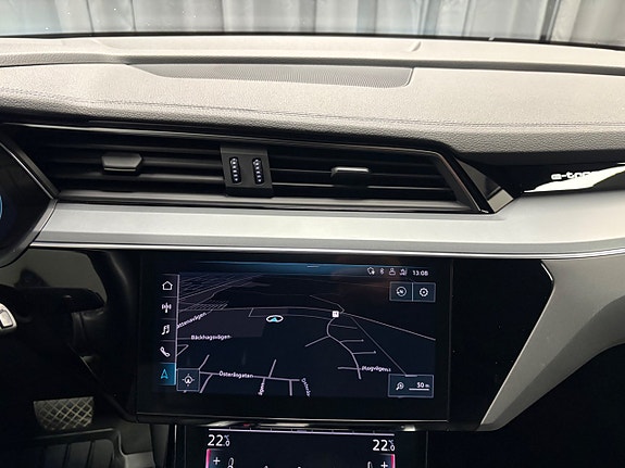 Audi e-tron 22 of 24