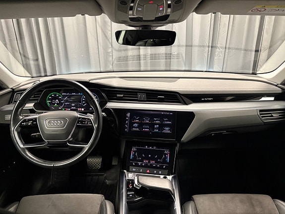 Audi e-tron 21 of 24