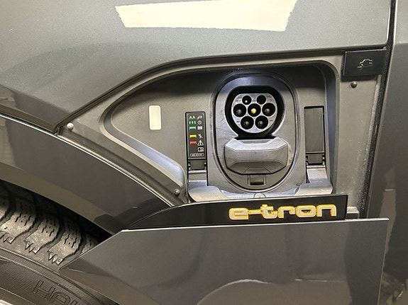 Audi e-tron 7 of 24