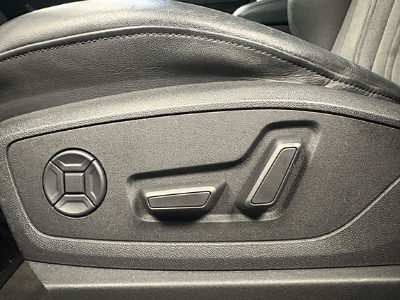 Audi e-tron 14 of 24