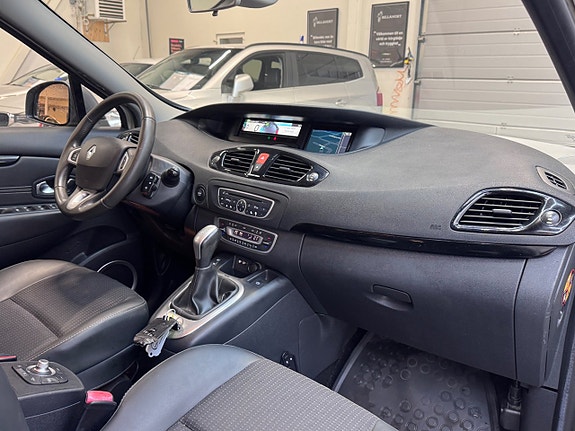 Renault Grand Scenic III 10 of 26
