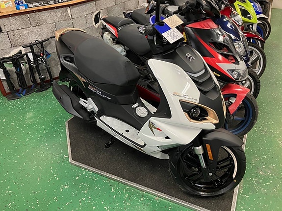 Peugeot Speedfight 4 PURE White/Gold