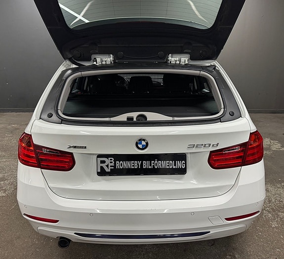 BMW 320 8 of 17