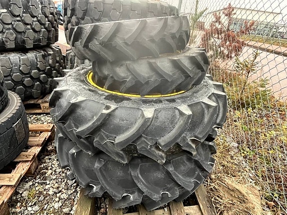 Galaxy Bak 11.2-24, Fram 180/95-14