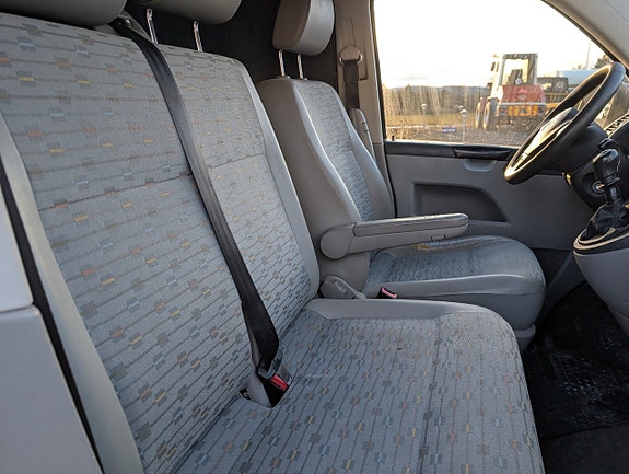 Volkswagen Transporter 11 of 17
