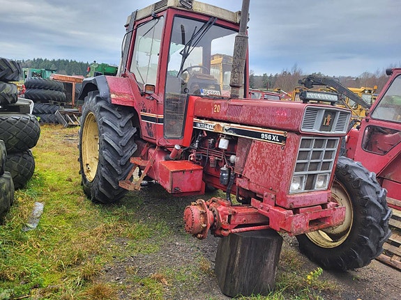 IH 956XL demonteras