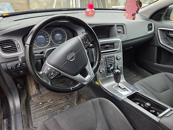 Volvo S60 2 of 2