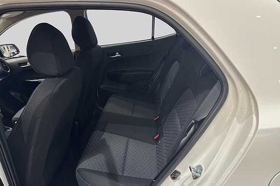 Kia Picanto 9 of 15
