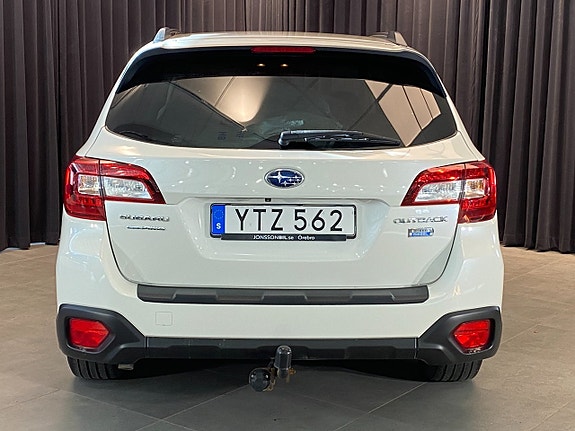 Subaru Outback 2 of 5