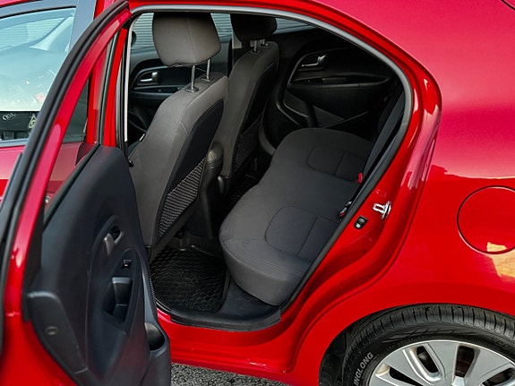 Kia Rio 13 of 26