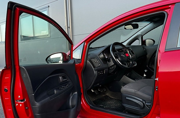 Kia Rio 12 of 26