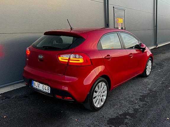 Kia Rio 4 of 5