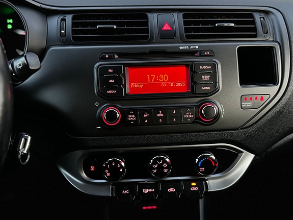 Kia Rio 24 of 26