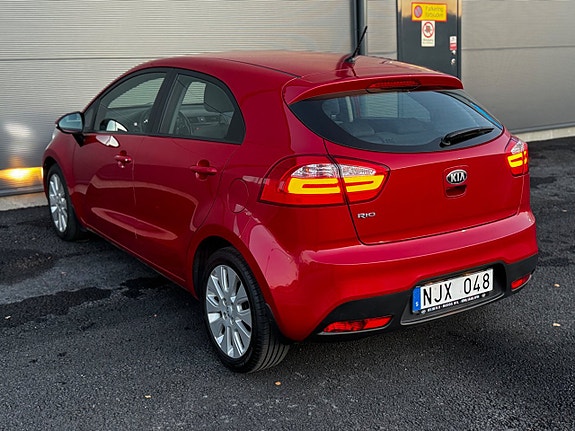 Kia Rio 9 of 26