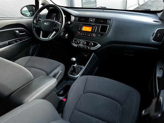 Kia Rio 14 of 26