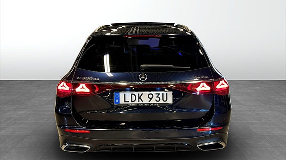 Mercedes-Benz E300 de 8 of 23