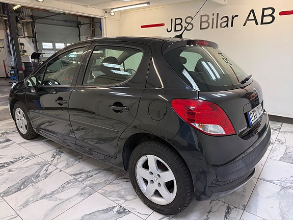 Peugeot 207 4 of 10