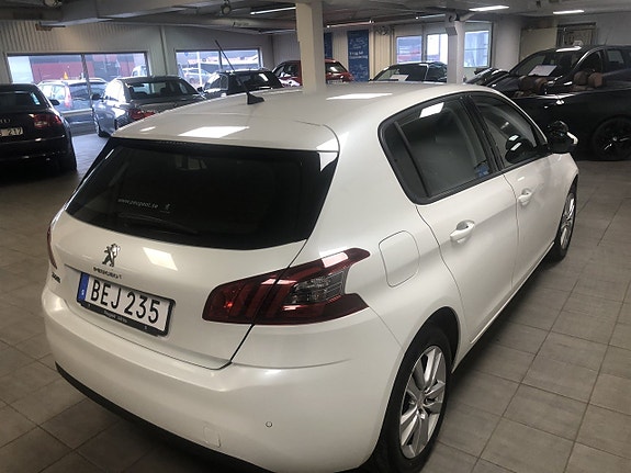 Peugeot 308 4 of 5