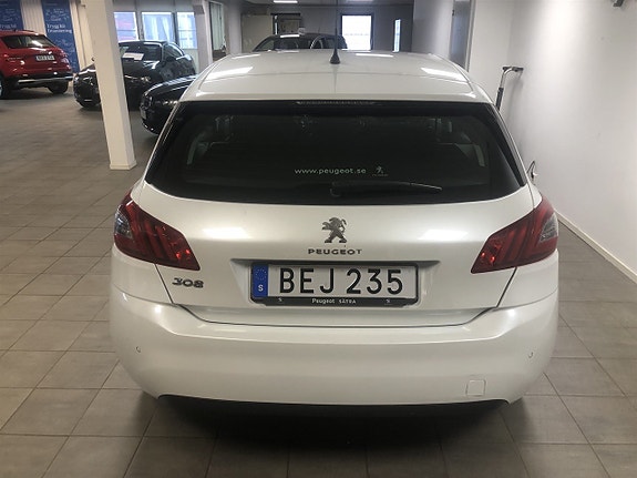 Peugeot 308 3 of 5