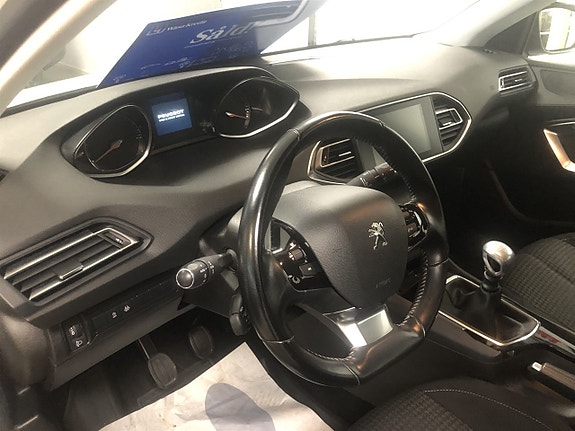 Peugeot 308 8 of 10