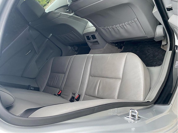 BMW 530i 9 of 18