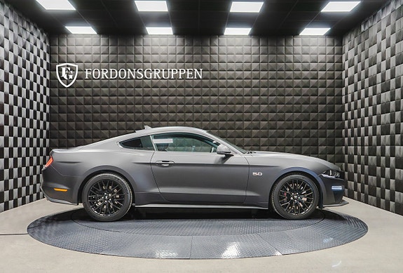 Ford Mustang 8 of 24