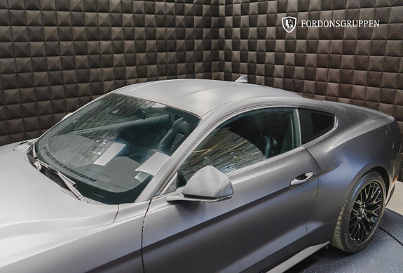 Ford Mustang 3 of 24