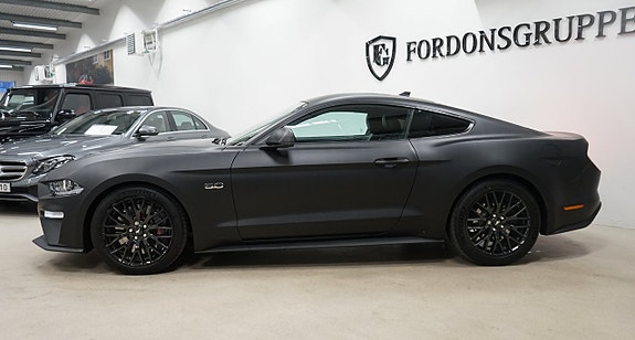 Ford Mustang 3 of 5
