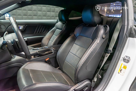 Ford Mustang 14 of 24