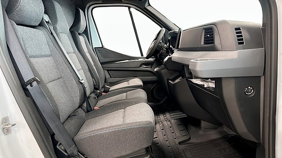 Nissan Interstar 3 of 5
