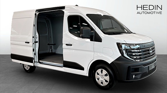 Nissan Interstar 12 of 12