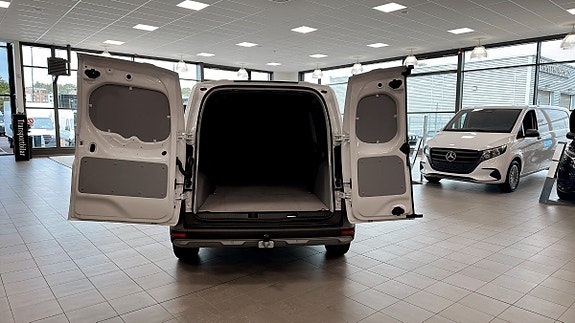 Nissan Townstar 12 of 12