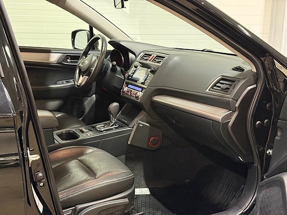 Subaru Outback 13 of 20