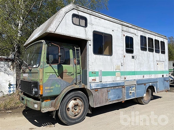 Hästlastbil VOLVO F611