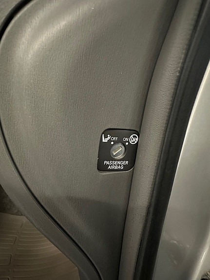 Toyota Prius 8 of 19