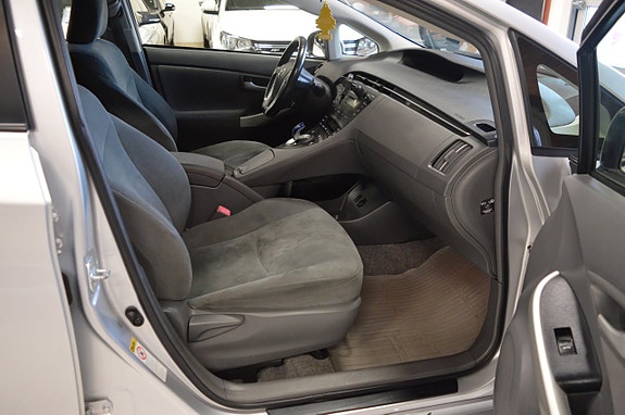 Toyota Prius 16 of 19