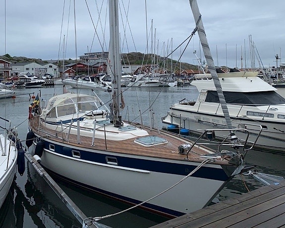 Hallberg-Rassy 382
